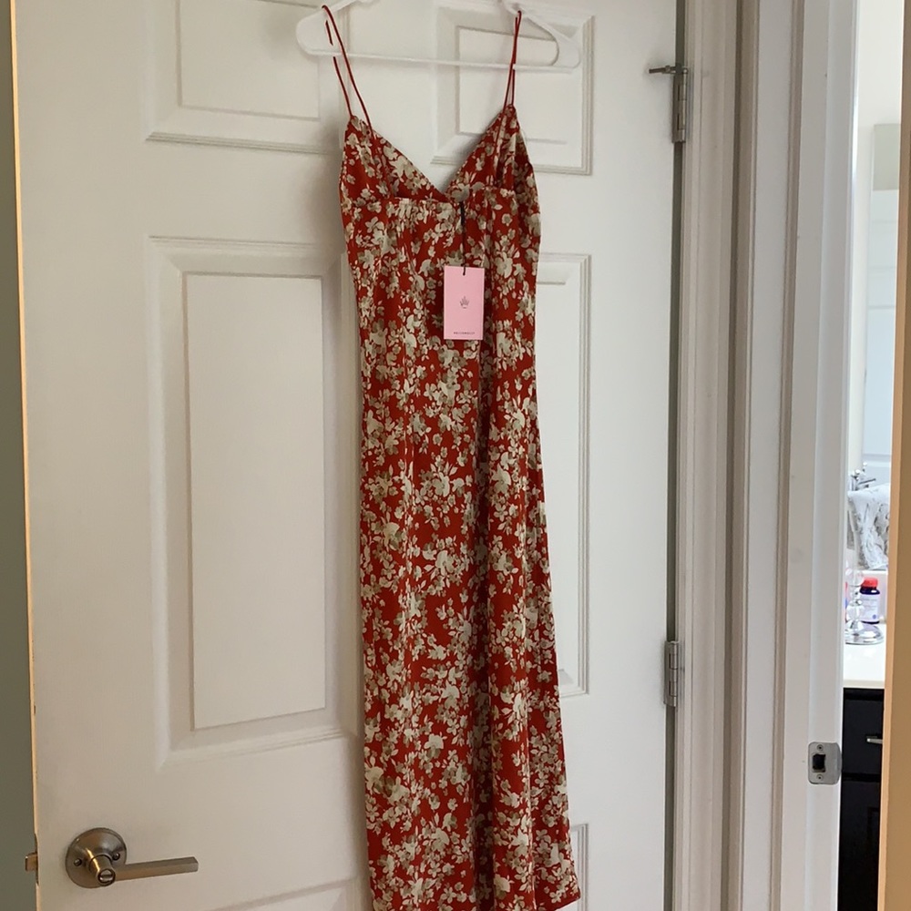 Hello Molly Red Floral Midi Dress - Picture 6 of 7